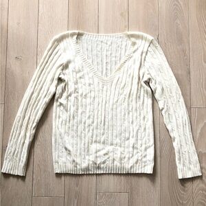 Sandra LF. Oliveira Classic Cable Knit V Neck Sweater in Off White Size M